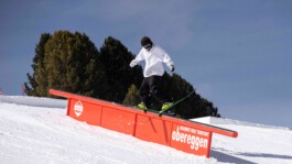 Snowpark Obereggen at sunshine, Straightrail Simon Abele