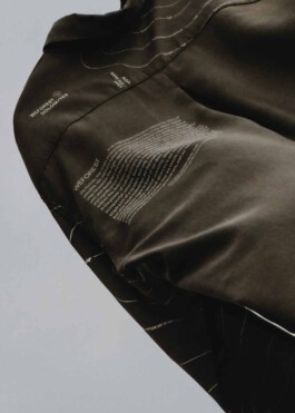 shirt flying trough air Simon Abele