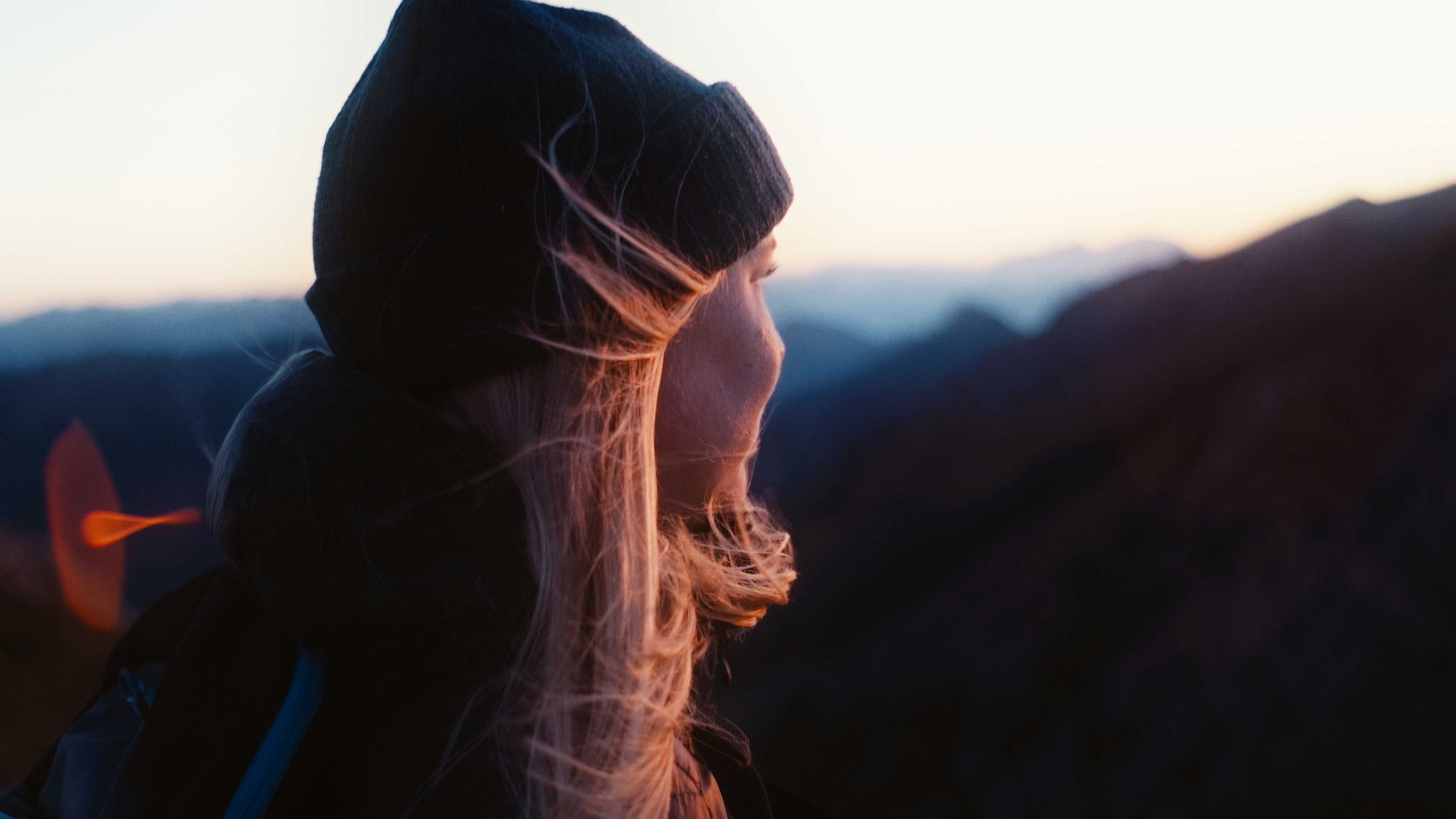 Nona enjoying sunset Simon Abele