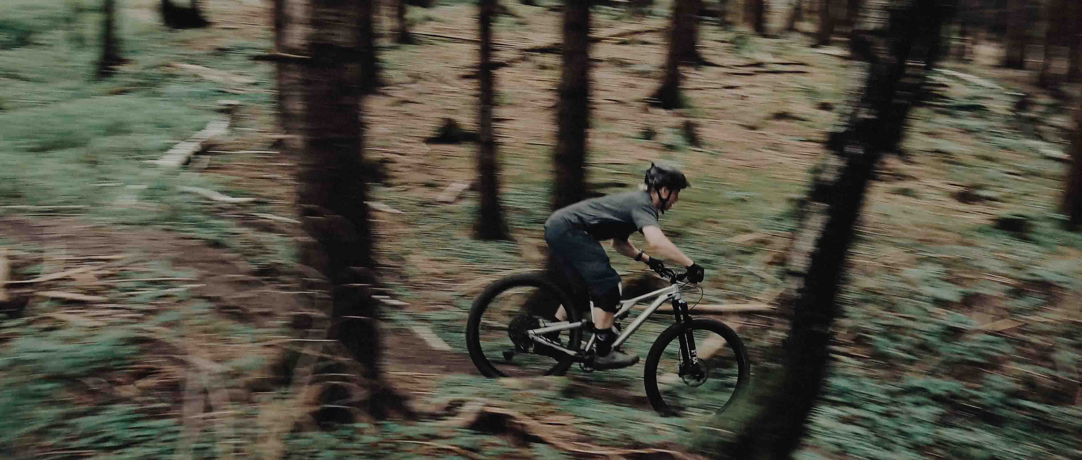 Sebi Geiger on Mountainbike Simon Abele