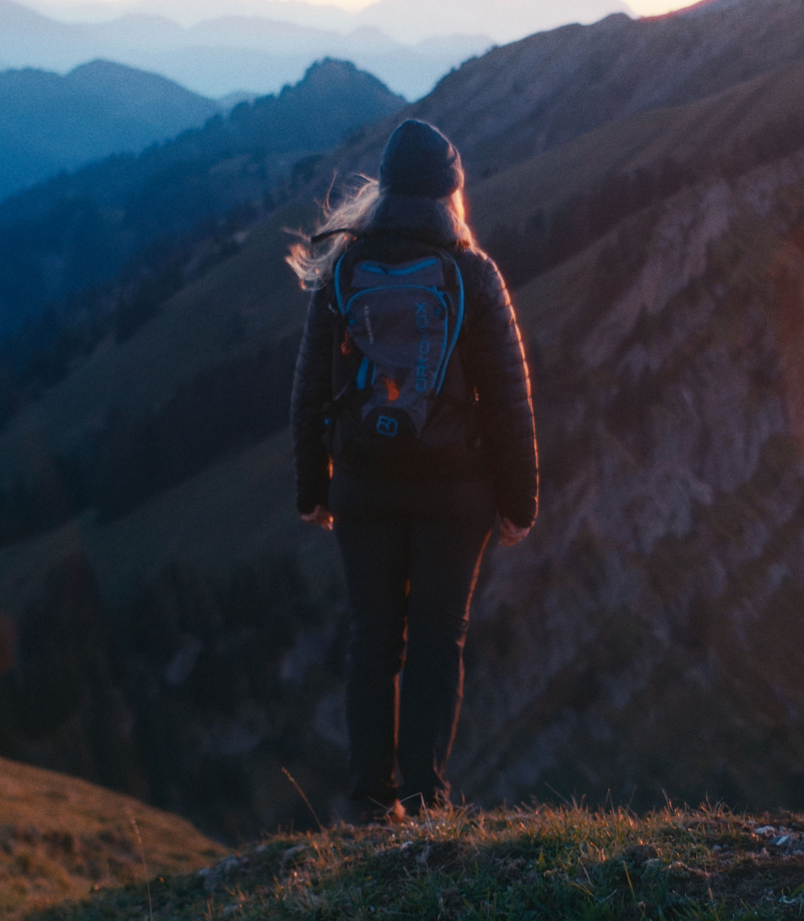 Nona enjoying sunset portrait Simon Abele