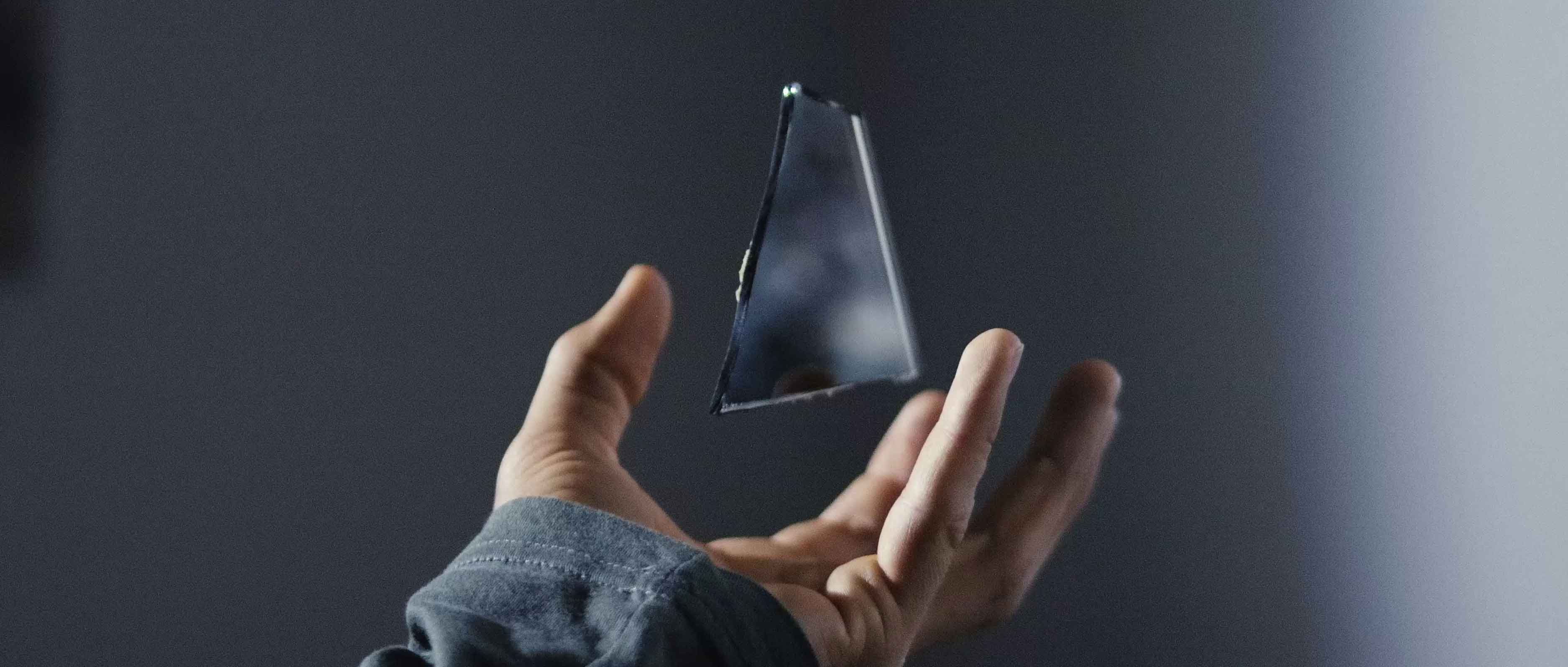 Floating mirror Simon Abele