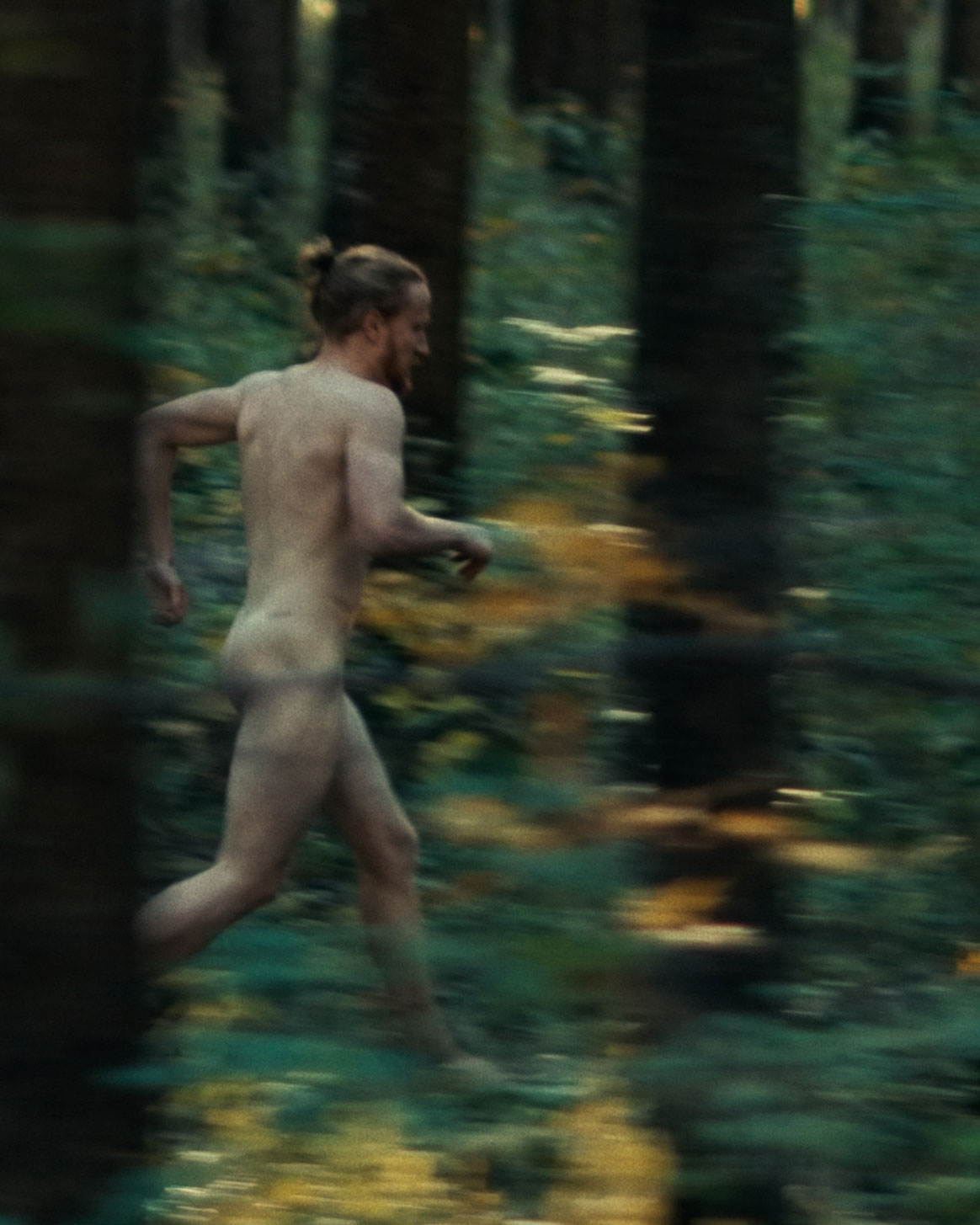 naked man running in forest Simon Abele