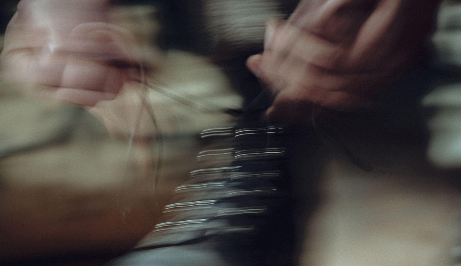 Tying boots rapidly Simon Abele